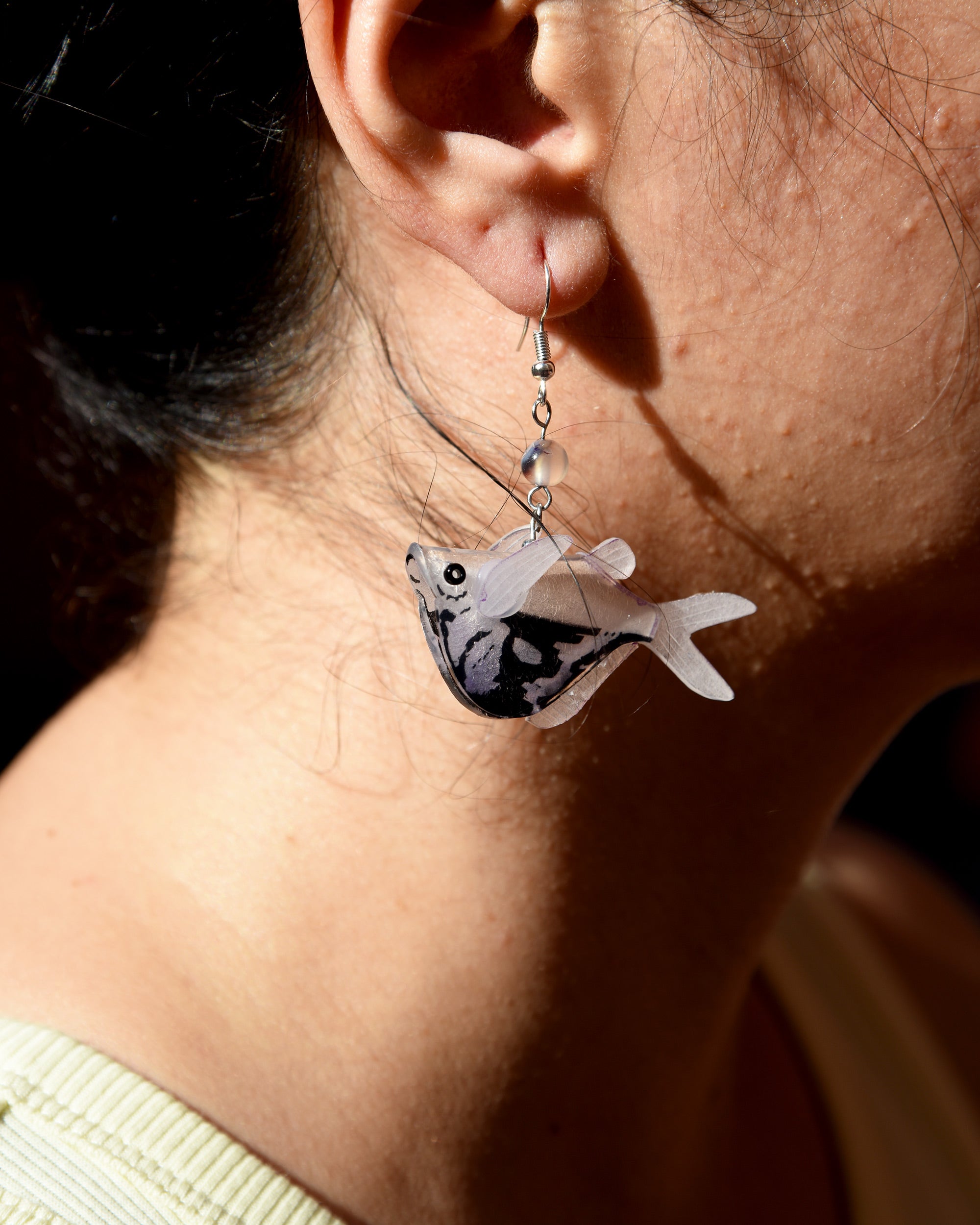 Pez hacha marmoleada earrings