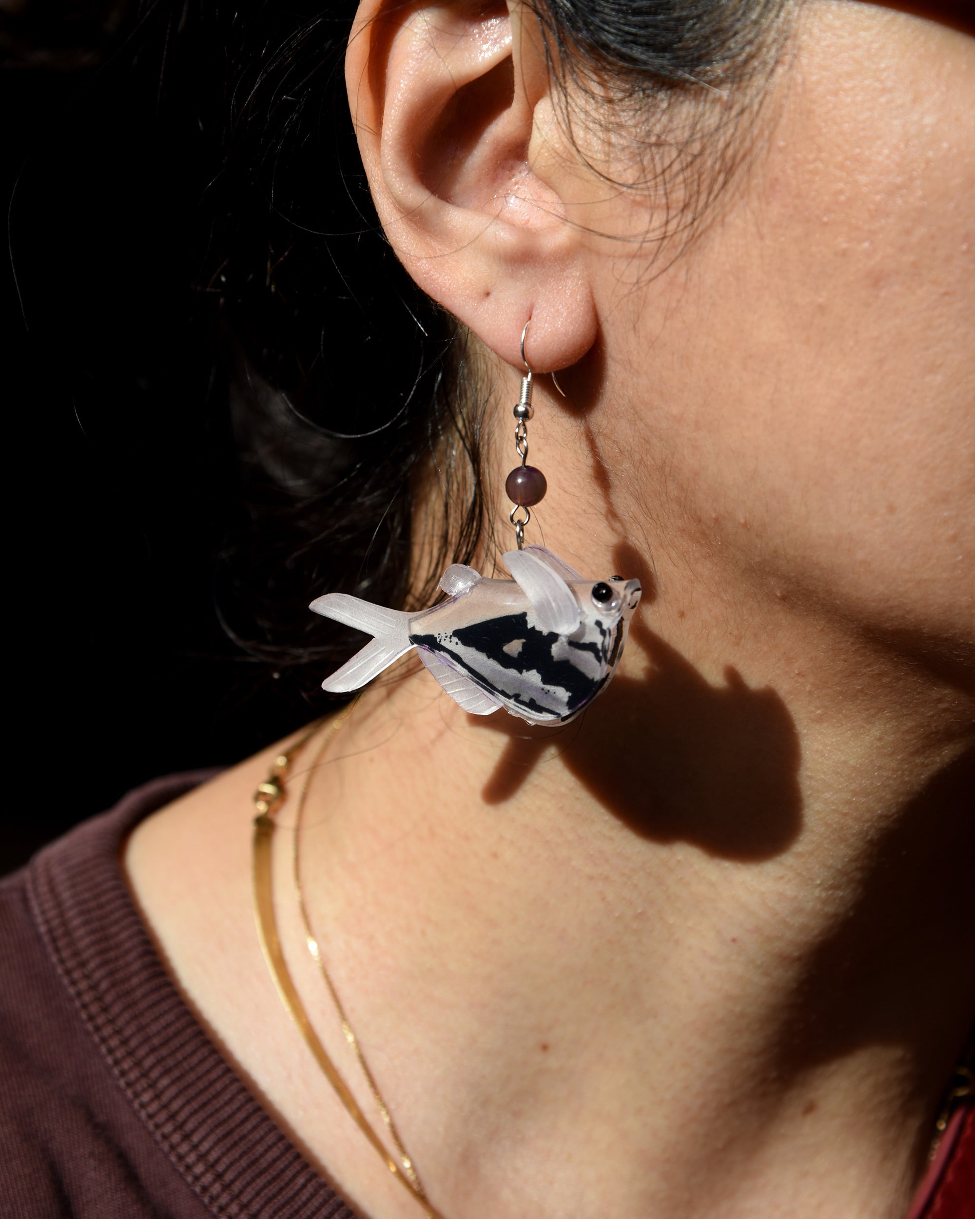Pez hacha marmoleada earrings