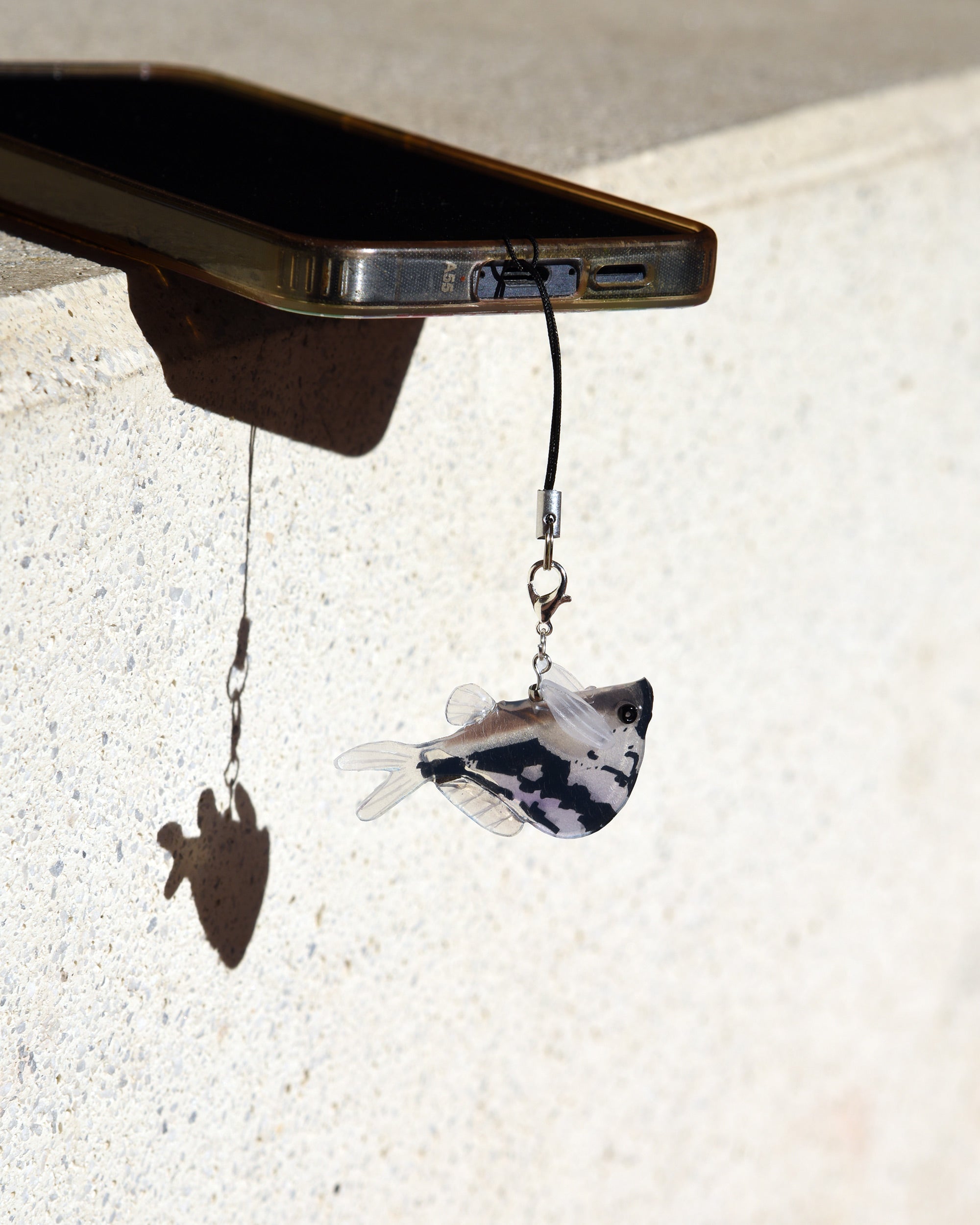 Pez hacha marmoleada charm